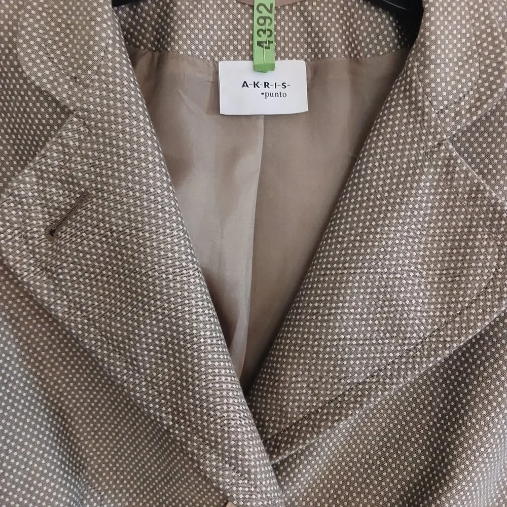 AKRIS Punto Cotton Taupe White Polka Dot Retro Blazer Jacket - Picture 3 of 6